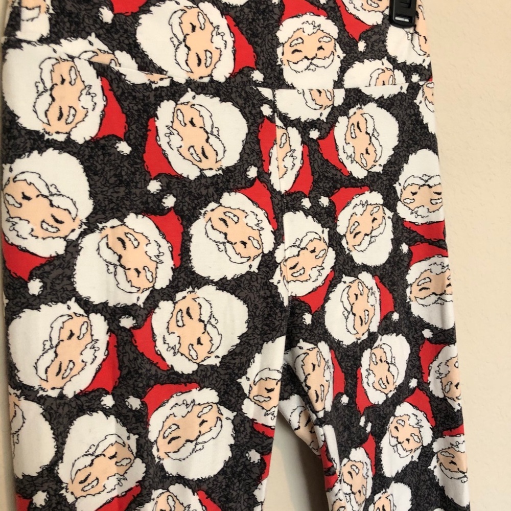 🎁🎄HP🎄🎁 LuLaRoe Christmas Santa Leggings - OS - Picture 2 of 7